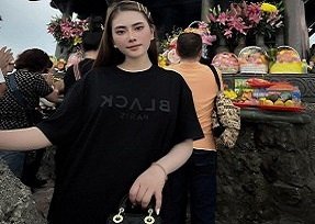 sex hậu trường chụp ảnh nude Anh thợ sửa ống nước có chiếc đồng hồ ngưng đọng thời gian